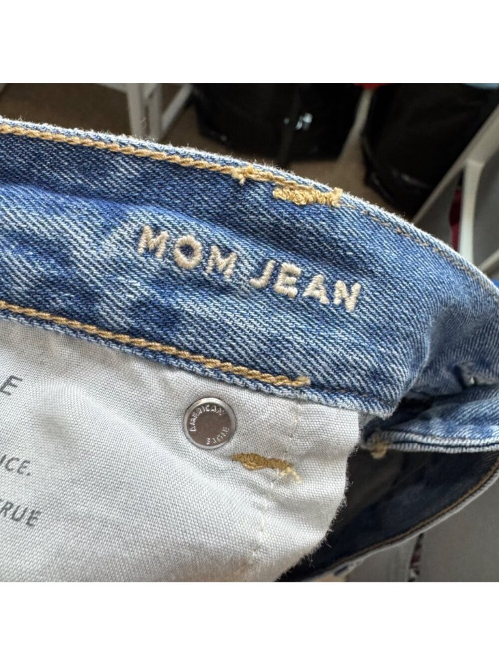 AMERICAN EAGLE cool classic high rise mom jeans size 20 Short - Picture 10 of 10